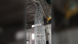 alzare la torre radioamatoriale